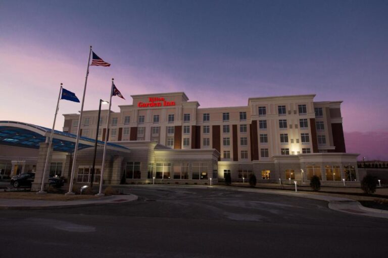 Hotels in Dayton with Hot Tub in Room - Hilton Garden Inn Dayton South