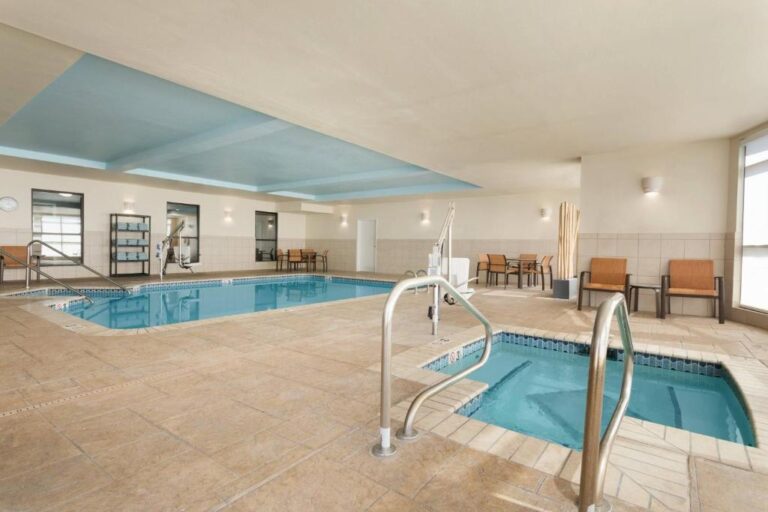 Hotels in Oklahoma City with Whirlpool Baths in Room