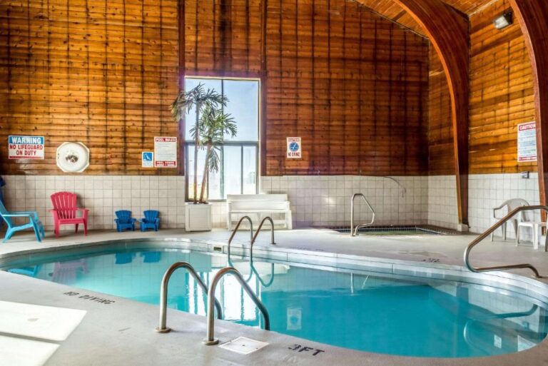 Hotels with Hot Tubs - Sioux Falls 3