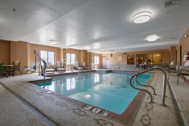 Hotels with Hot Tubs - Tulsa (2)