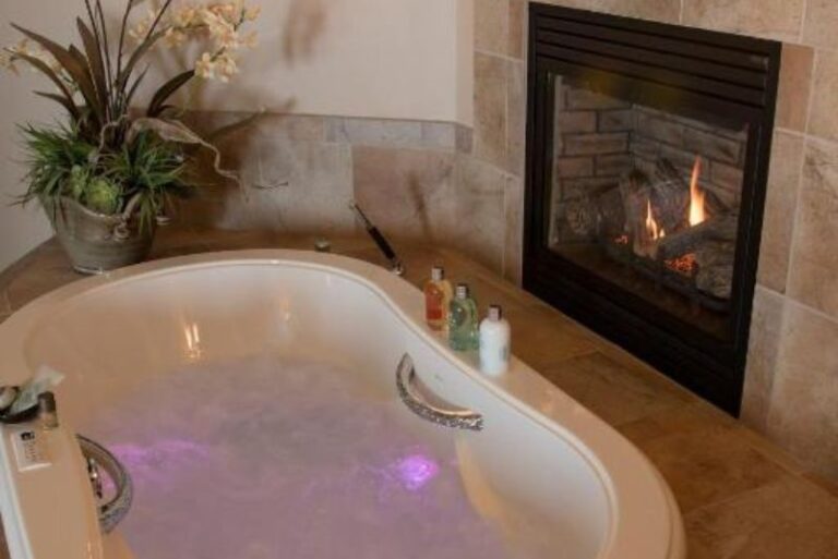 Hotels with Hot Tubs in Room - Rapid City 3