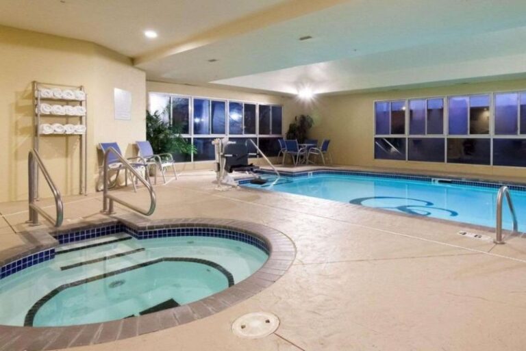 Hotels with Hot Tubs in Room in Tulsa 2