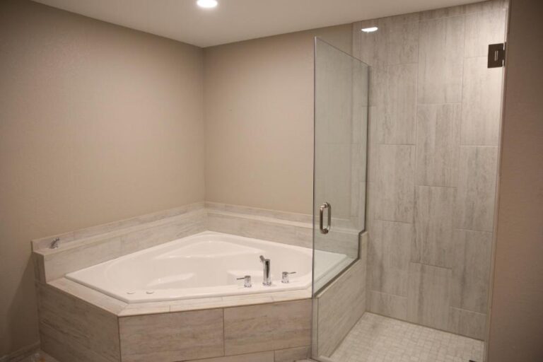 Hotels with In-Room Spa Bath - Canton Ohio 3