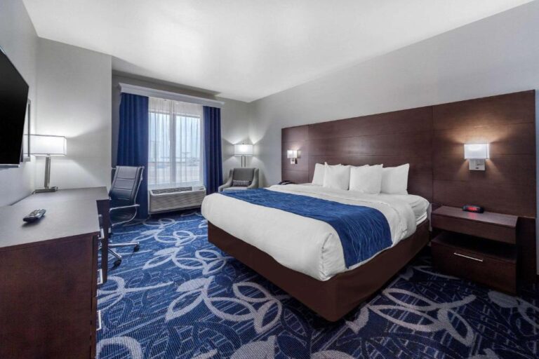 Hotels with In-Room Spa Bath - Oklahoma City 3