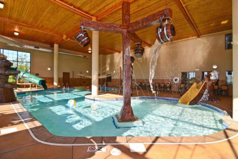 Hotels with Private Hot Tub in Fargo 2