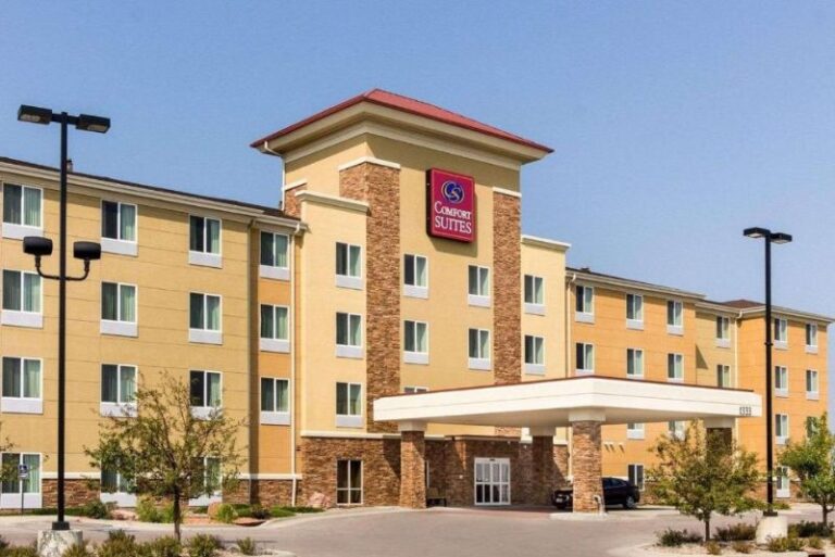 Hotels with Whirlpool Baths in Room in Rapid City 3