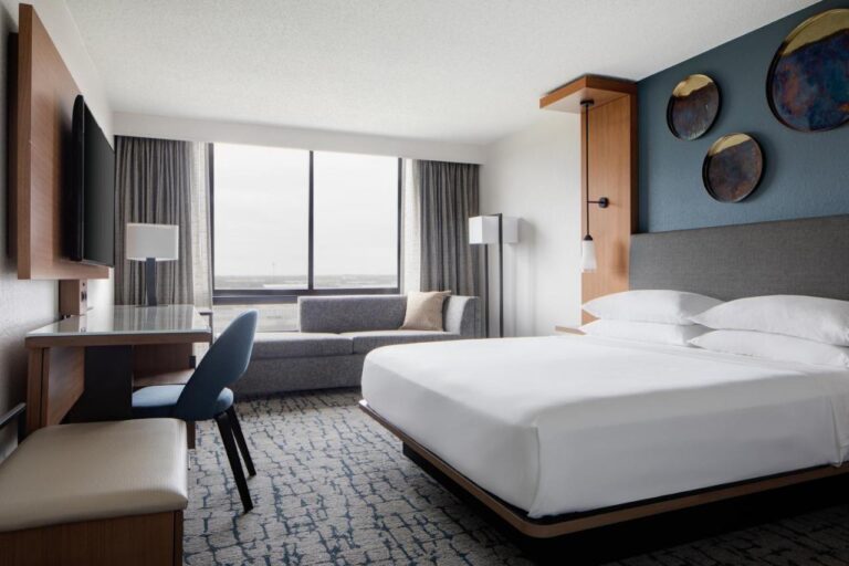 Houston Marriott South at Hobby Airport with indoor pool in houston 3