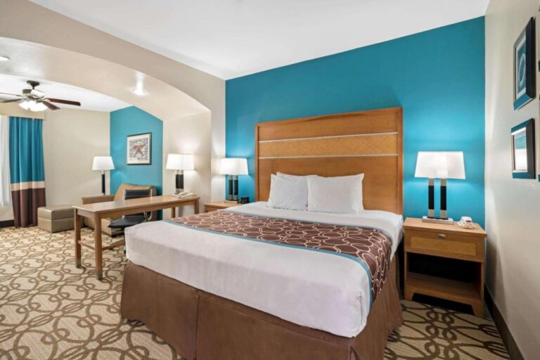 La Quinta by Wyndham Houston Willowbrook with indoor pool in houston 2