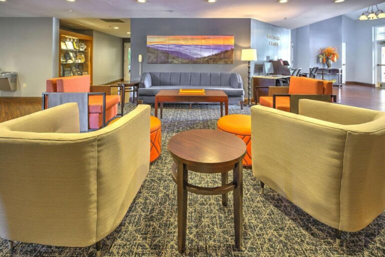 LeConte Hotel & Convention Center Ascend Hotel Collection with indoor pool in gatlinburg 3