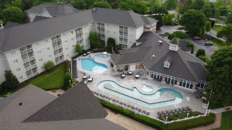 LeConte Hotel & Convention Center Ascend Hotel Collection with indoor pool in gatlinburg 4