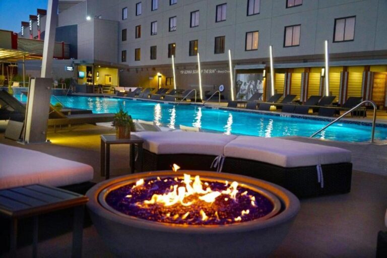 Luxury Hotels with Hot Tubs in Room in Tulsa 2