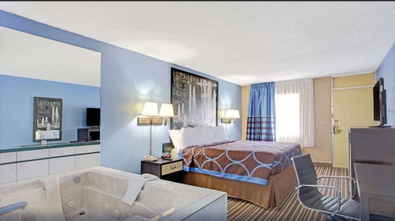 River Bluff Inn honeymoon suites in memphis