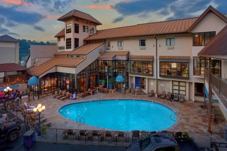 Sidney James Mountain Lodge with indoor pool in gatlinburg 6