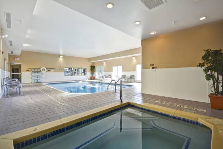 TownePlace Suites - Hotels with Hot Tubs - Sioux Falls 2