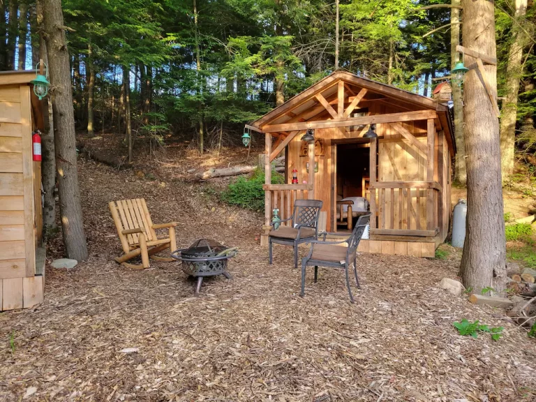 honeymoon suites at Off Grid Cabin in nyc