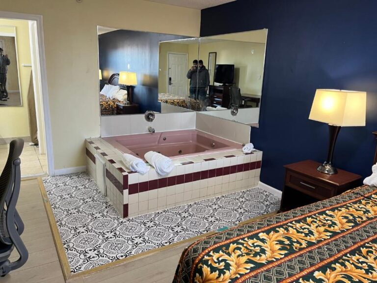 honeymoon suites at Royal Lodge in atlantic city
