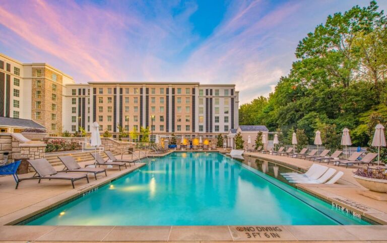 honeymoon suites at The Guest House at Graceland in memphis
