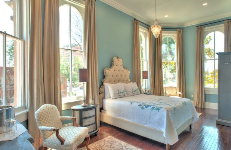 honeymoon suites at The James Lee House in memphis