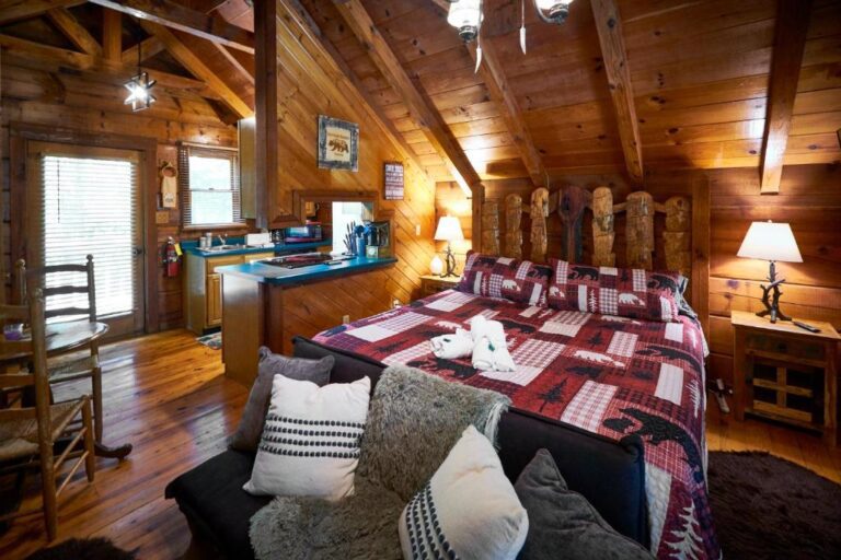 honeymoon suites in memphis at Gatlinburg Area Hottub Cabin