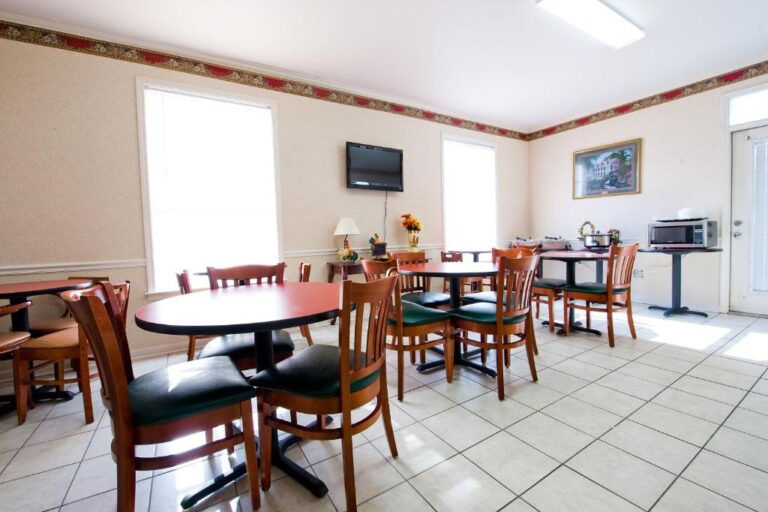 honeymoon suites in memphis at Plantation Oaks