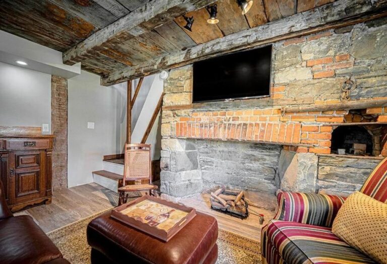 honeymoon suites in nyc at 1786 Farm Cottage Honeymoon Suite
