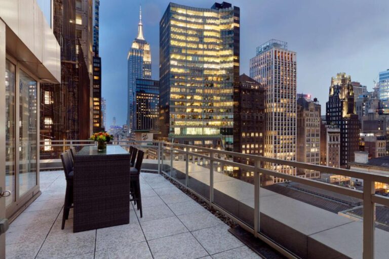honeymoon suites in nyc at Andaz 5th Avenue