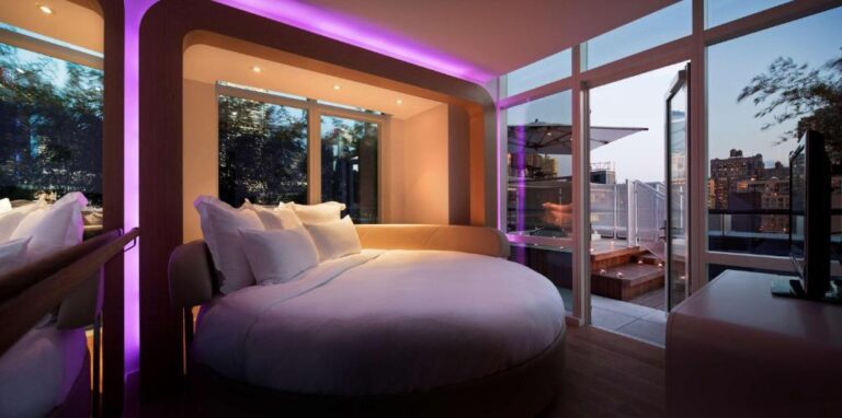 honeymoon suites in nyc at YOTEL New York Times Square