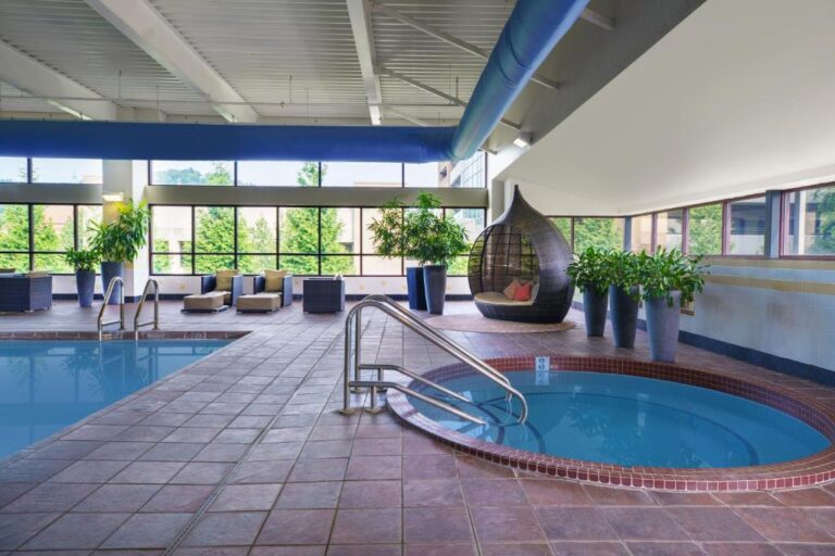 hotels for couples with hot tub in Asheville 2