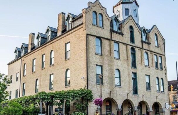 toronto weekend geatways at Arlington Hotel Paris