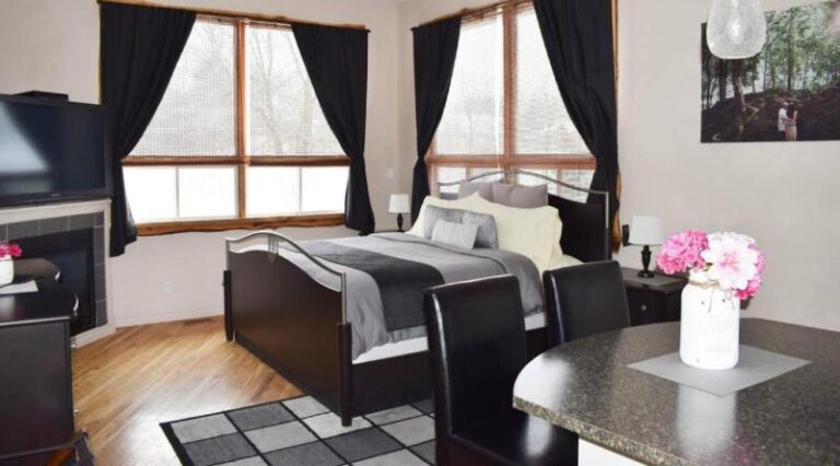 toronto weekend getaways at Etherington Suites