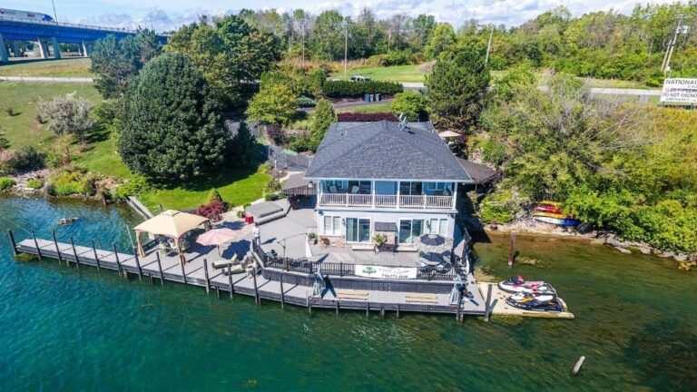 toronto weekend getaways at South Bridge Bed and Breakfast