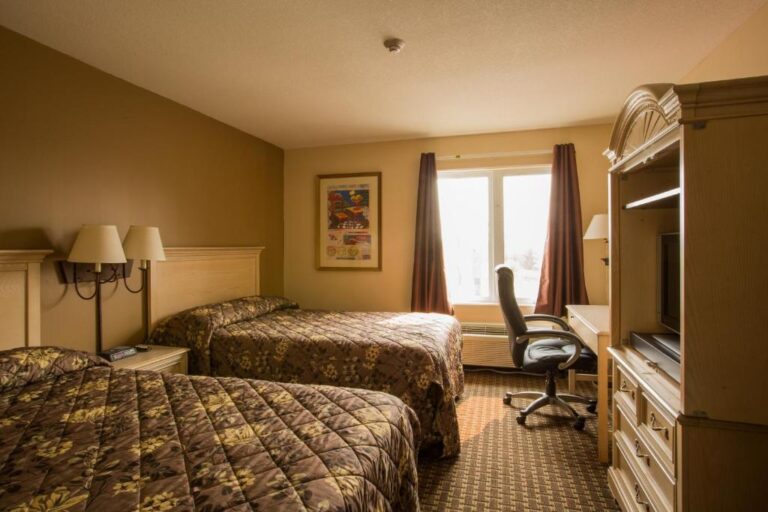 toronto weekend getaways at The Village Inn