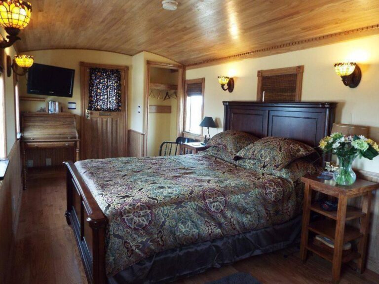 weekend getaways at Clearview Station & Caboose B&B from toronto