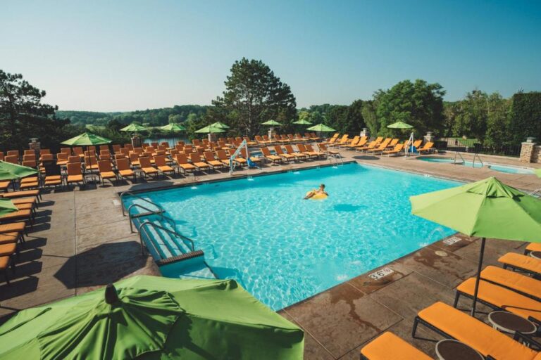 weekend getaways at Grand Geneva Resort and Spa from chicago