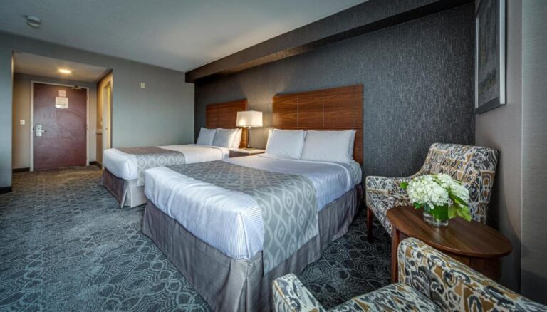 weekend getaways at Monte Carlo Inn Markham from toronto