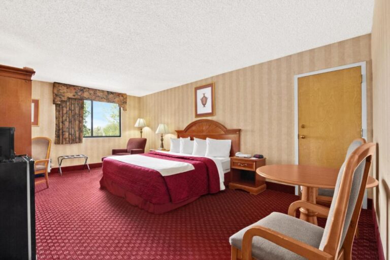 weekend getaways at Oh St Joseph Resort Hotel from nyc