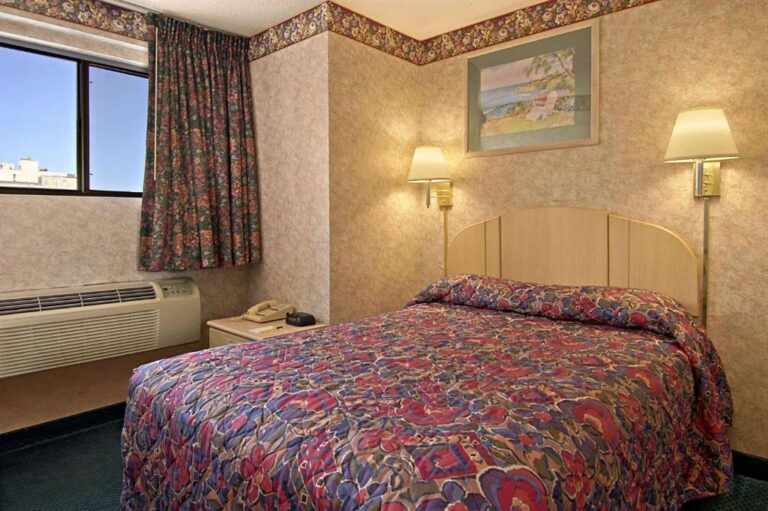 weekend getaways at Super 8 by Wyndham Atlantic City from nyc