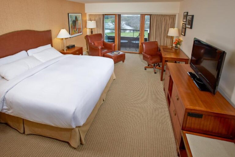 weekend getaways from chicago at Grand Geneva Resort and Spa