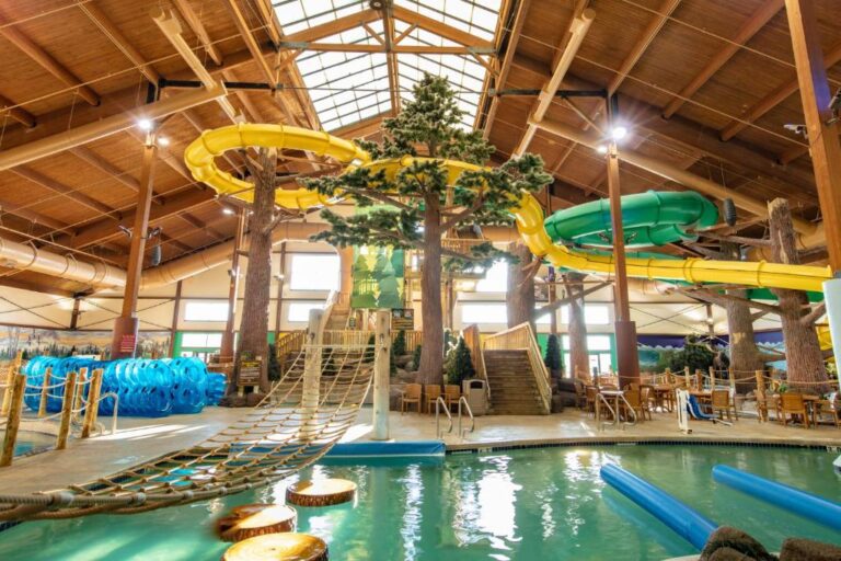 weekend getaways from chicago at Timber Ridge Lodge and Waterpark