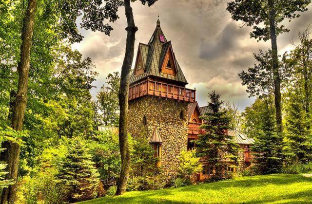 weekend getaways from ohio at Landoll's Mohican Castle