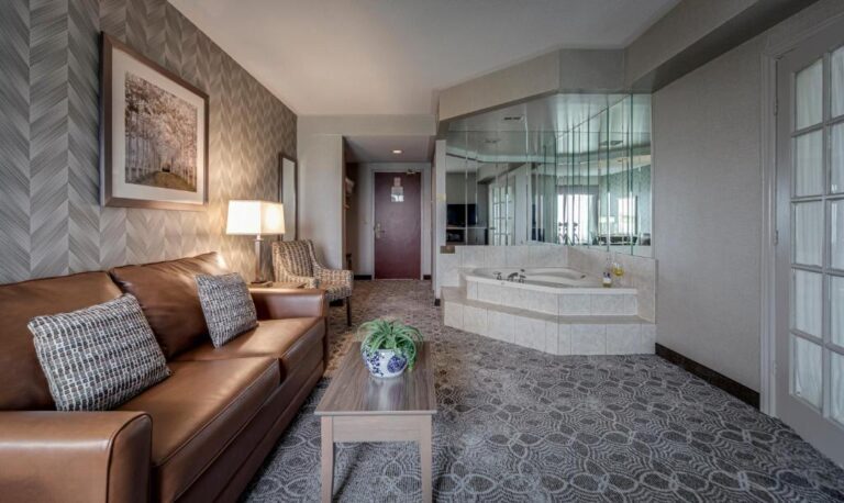 weekend getaways from toronto at Monte Carlo Inn Markham