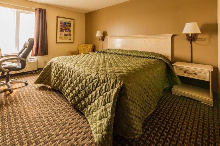 weekend getaways from toronto at The Village Inn
