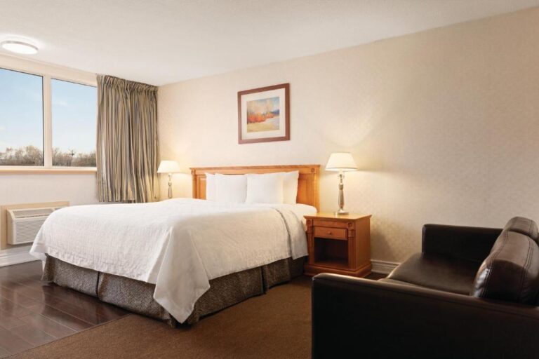 weekend getaways from toronto at Travelodge by Wyndham
