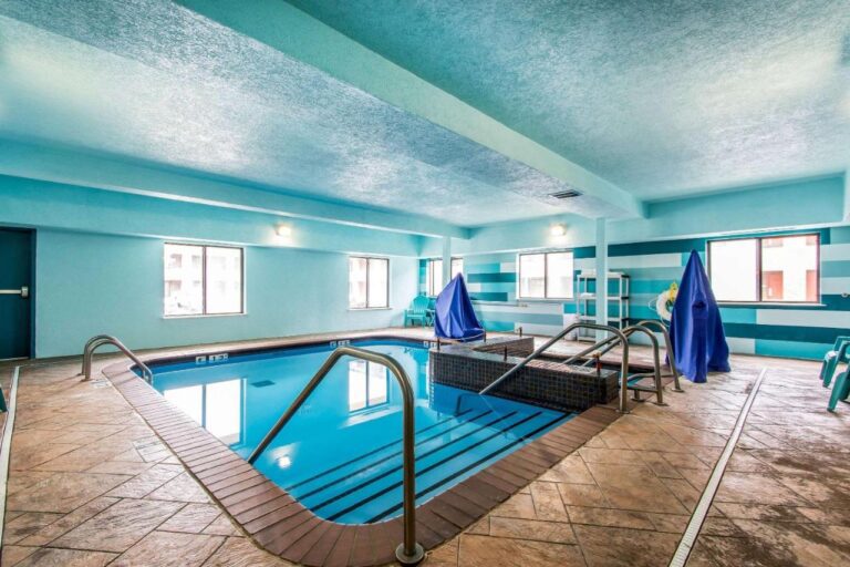 Comfort Suites Fairgrounds West with indoor pool in oklahoma