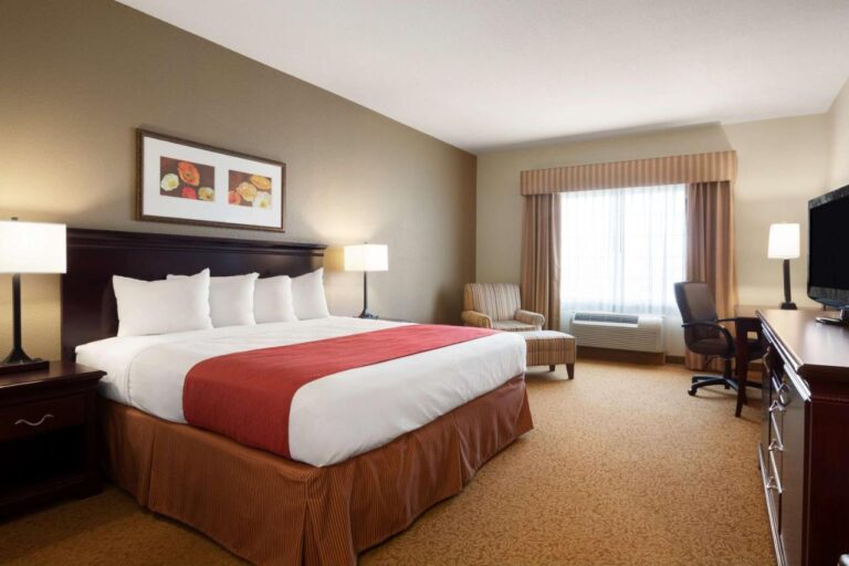 Country Inn & Suites by Radisson Oklahoma City Quail Springs OK with indoor pool 2