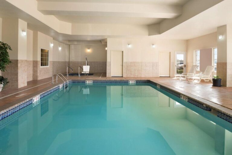 Country Inn & Suites by Radisson Oklahoma City Quail Springs OK with indoor pool