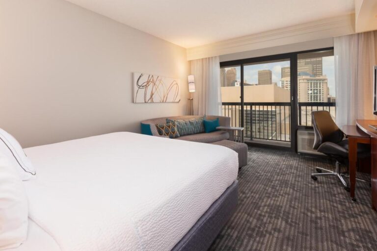 Courtyard by Marriott Oklahoma City Downtown with indoor pool 3