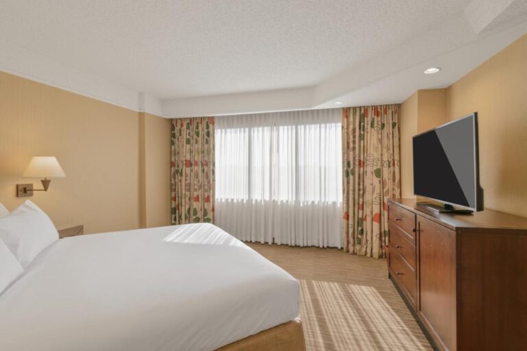 Harmony Suites Secaucus Meadowlands with indoor pool in nyc 2