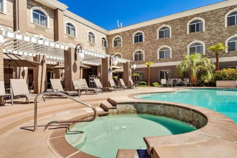 Hotels for Couples with Hot Tubs in Room - St. George 3