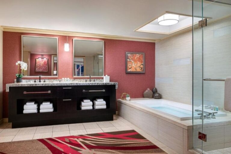 Hotels in Las Vegas with Luxury Suites 5